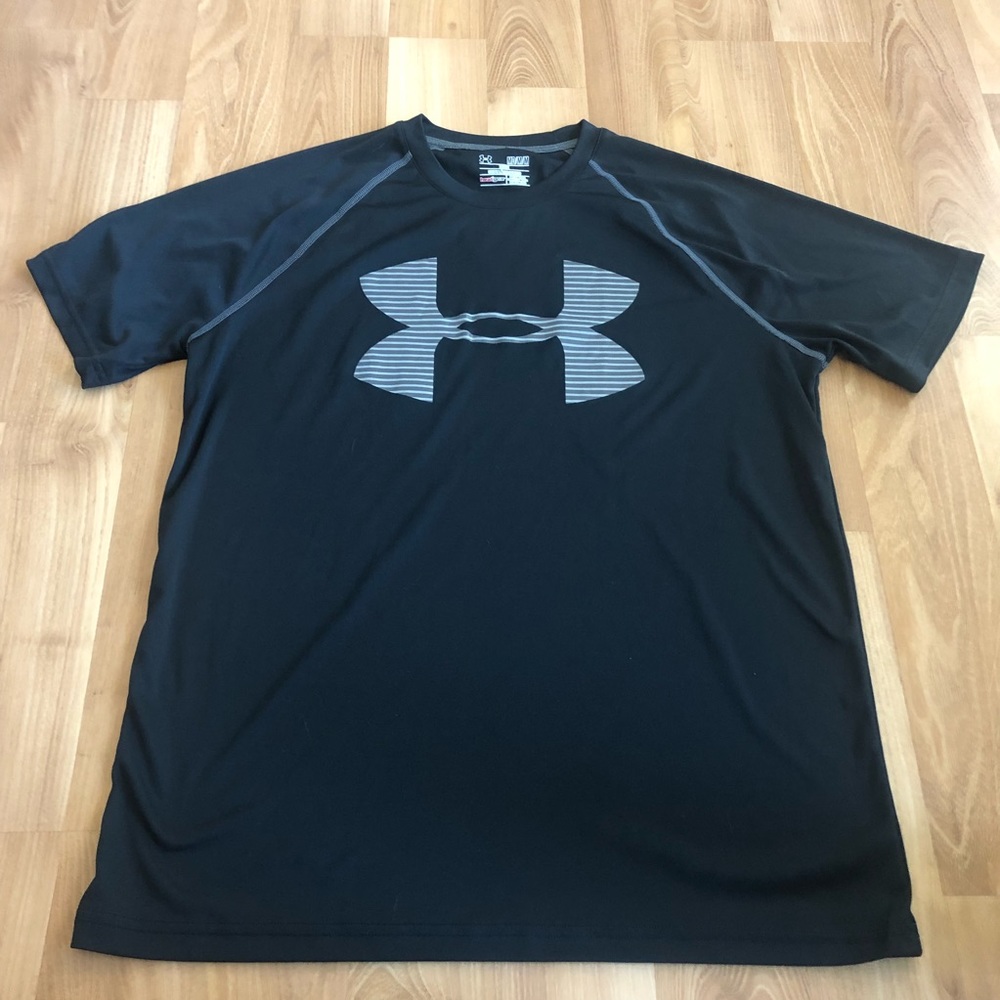 ❌ SOLD - Men’s Under Armour Heat Gear Shirt ❌